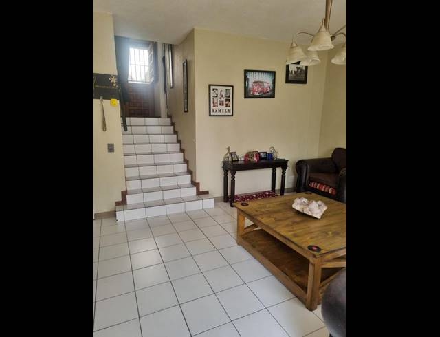 2 BEDROOM TOWNHOUSE FOR SALE IN SUNNYROCK